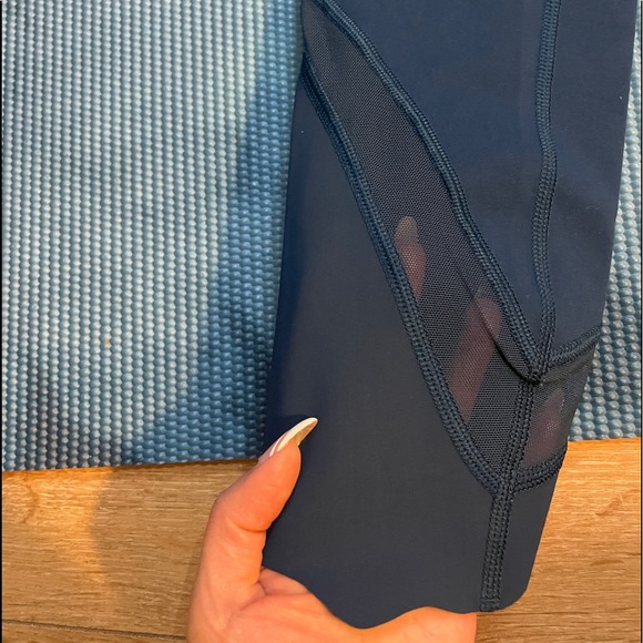 Lululemon tights - Picture 3 of 4